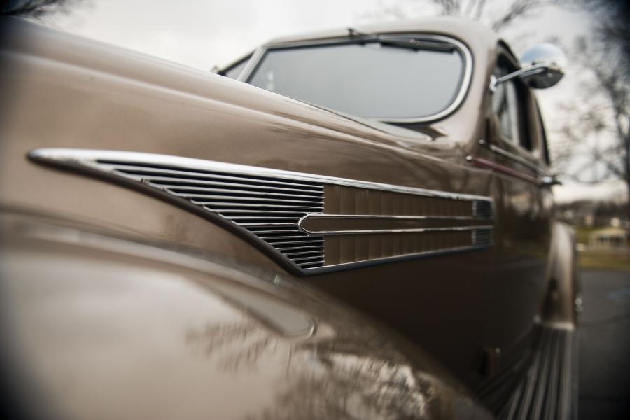 Детали экстерьера Chrysler Imperial Airflow Sedan (C-10) 1936 года  (фото 25 из 38)